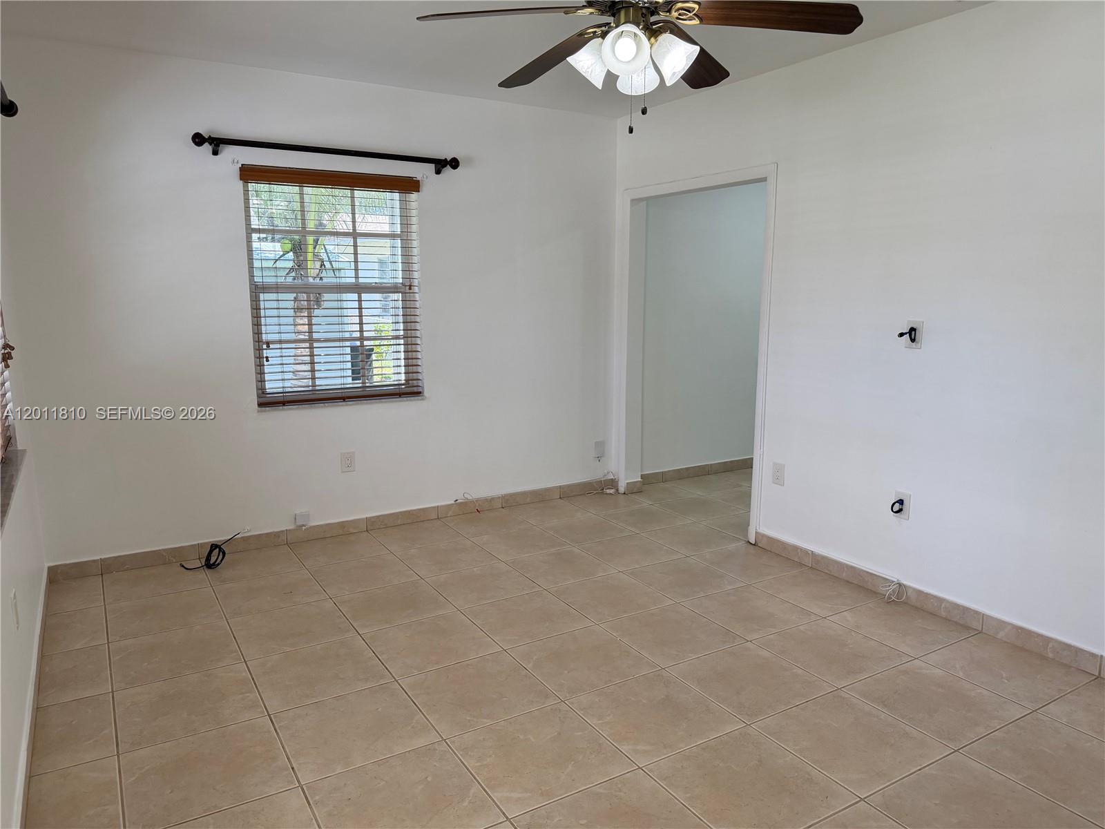155 Nahkoda Dr, Miami Springs FL 33166