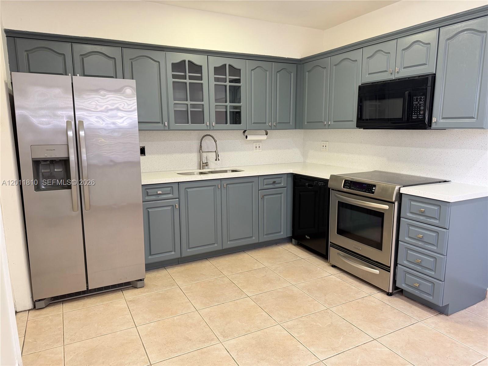 155 Nahkoda Dr, Miami Springs FL 33166