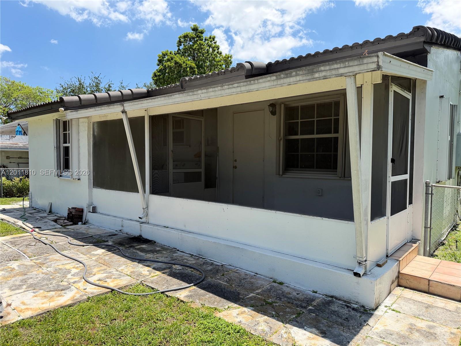 155 Nahkoda Dr, Miami Springs FL 33166