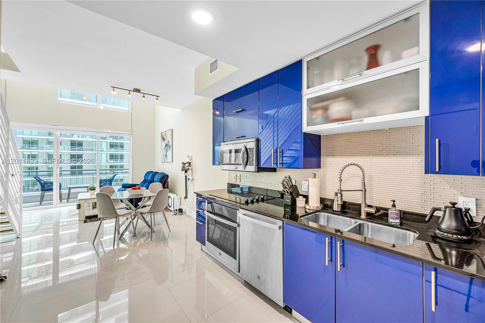 60 SW 13th St #2014, Miami FL 33130