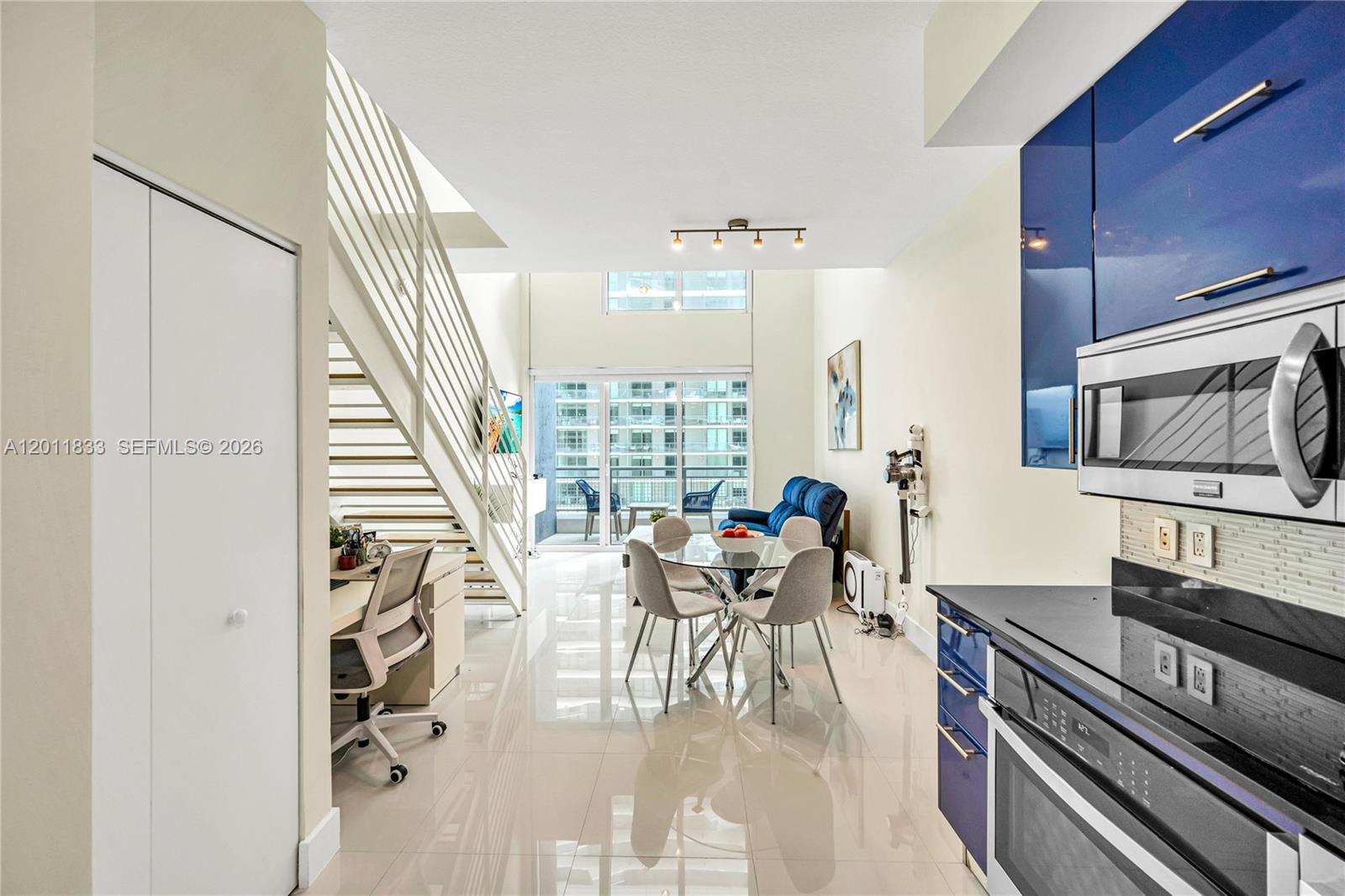 60 SW 13th St #2014, Miami FL 33130