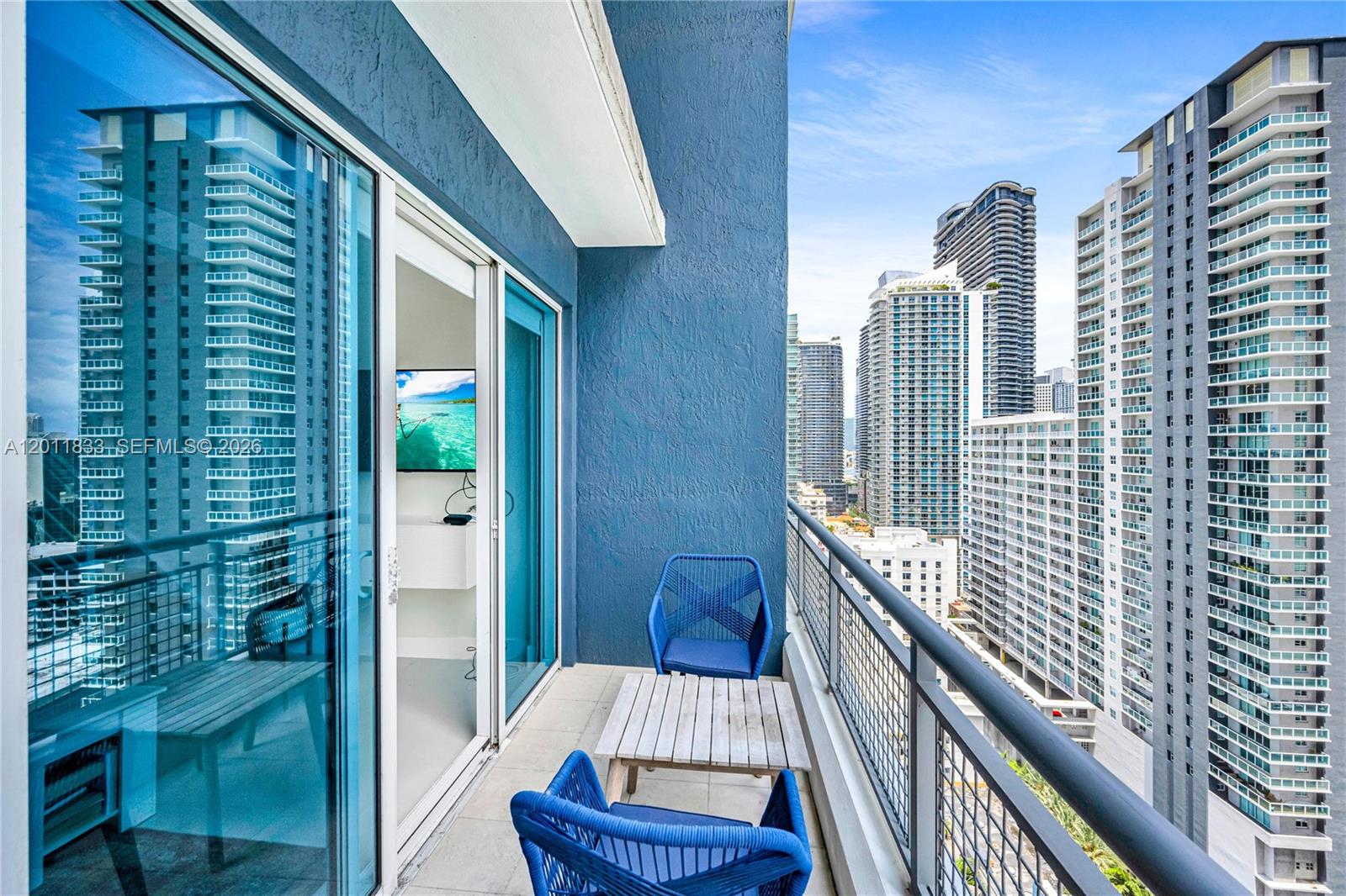60 SW 13th St #2014, Miami FL 33130