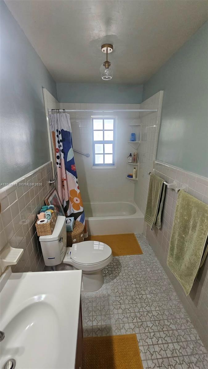 831 Wren Ave, Miami Springs FL 33166
