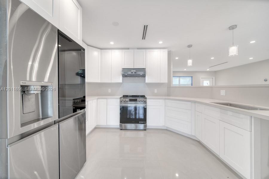 15730 SW 87th Ct, Palmetto Bay FL 33157