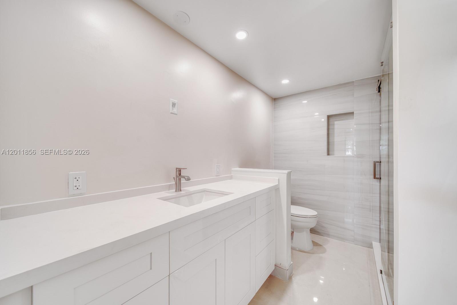 15730 SW 87th Ct, Palmetto Bay FL 33157