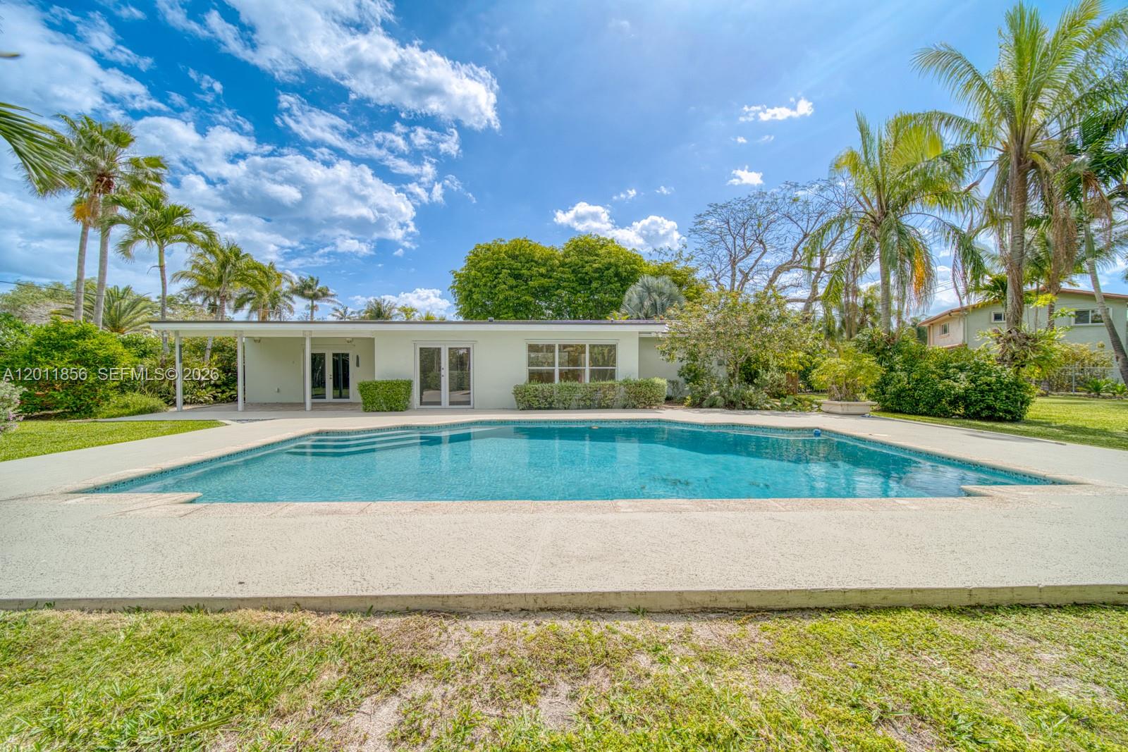 15730 SW 87th Ct, Palmetto Bay FL 33157