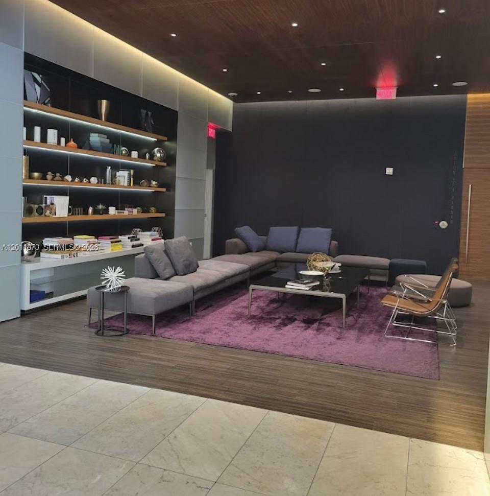 88 SW 7 #2112, Miami FL 33130
