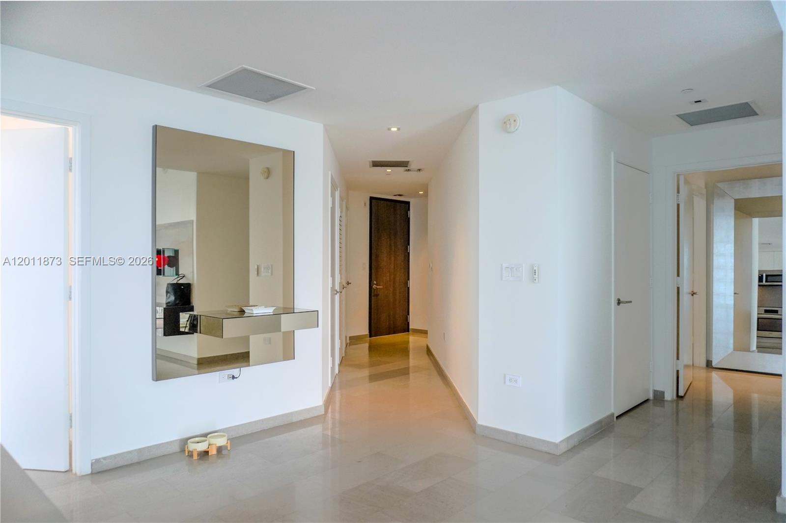 88 SW 7 #2112, Miami FL 33130