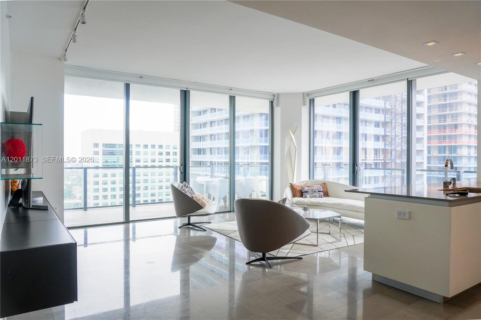 88 SW 7 #2112, Miami FL 33130