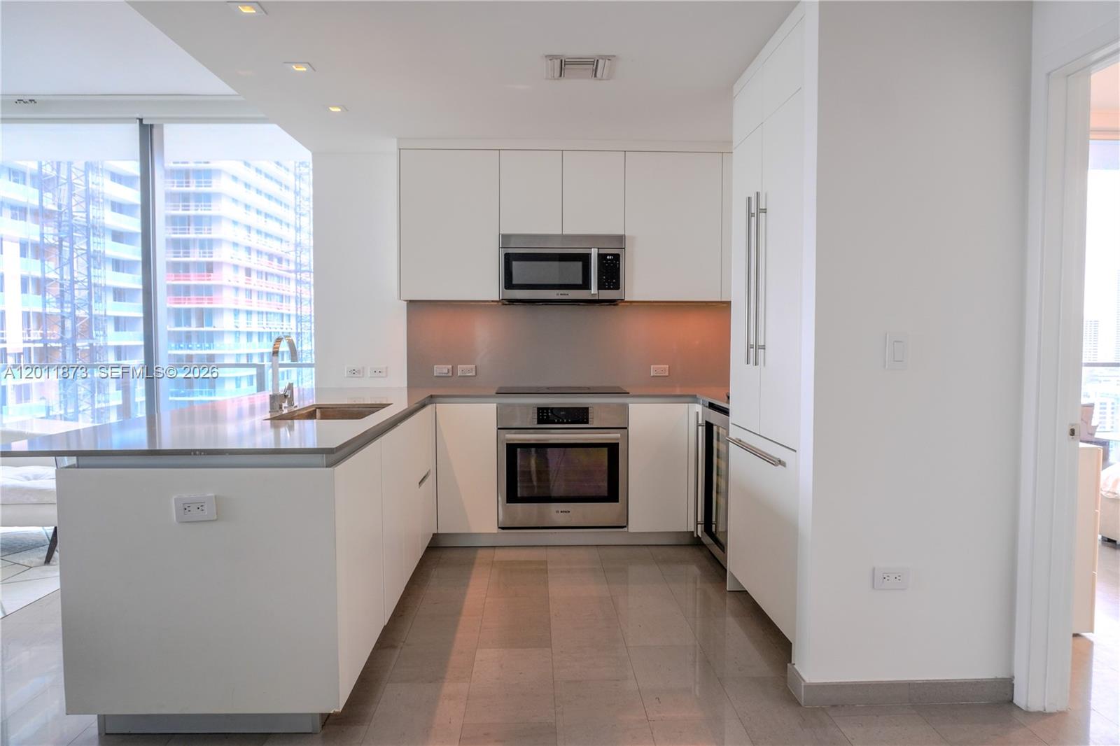 88 SW 7 #2112, Miami FL 33130