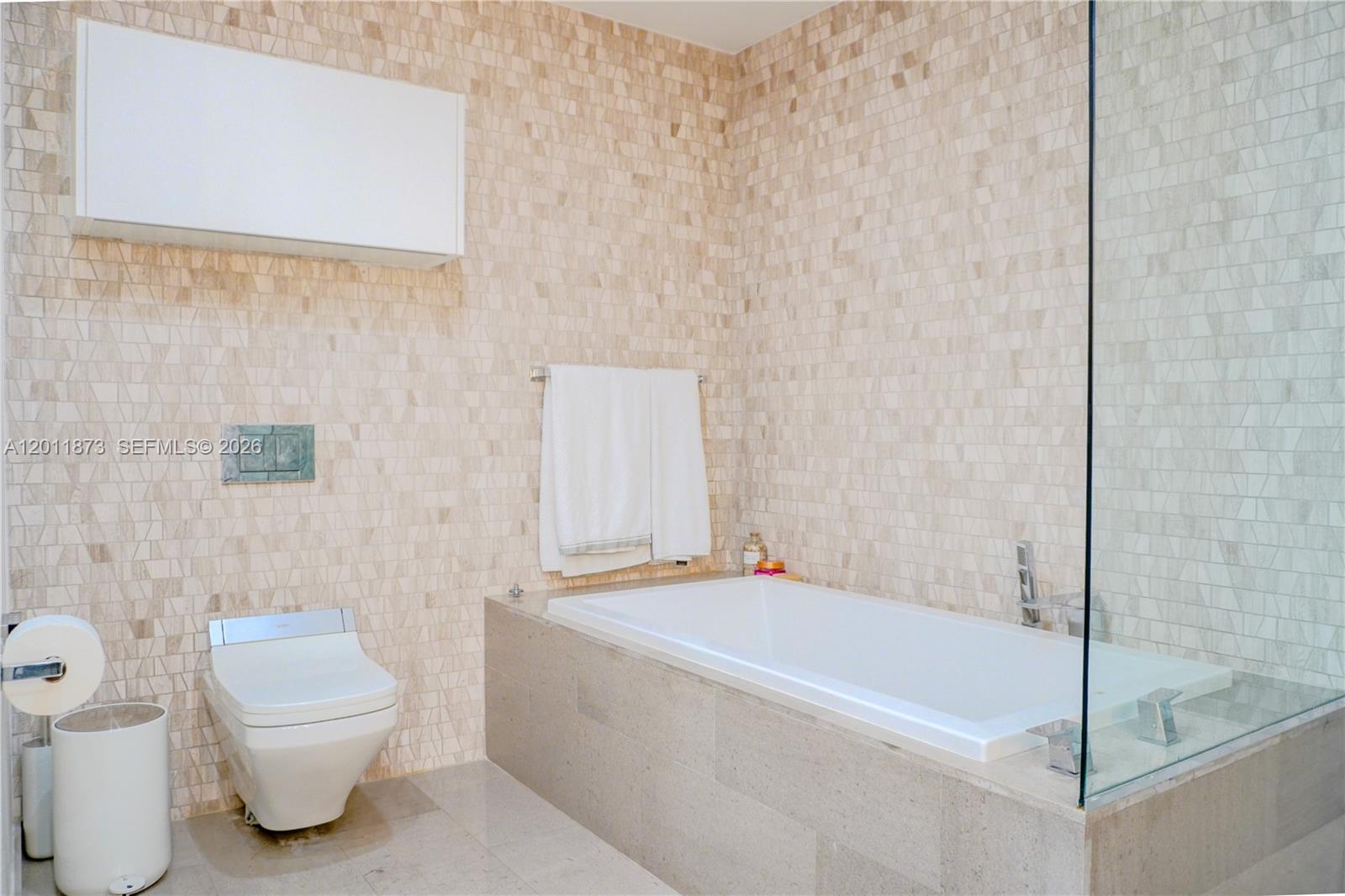 88 SW 7 #2112, Miami FL 33130