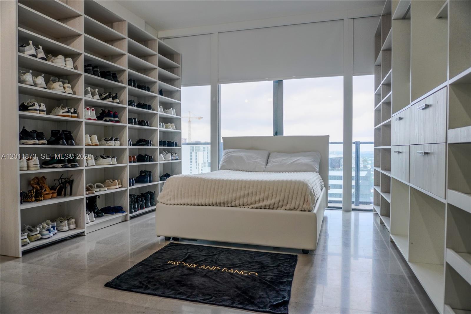 88 SW 7 #2112, Miami FL 33130