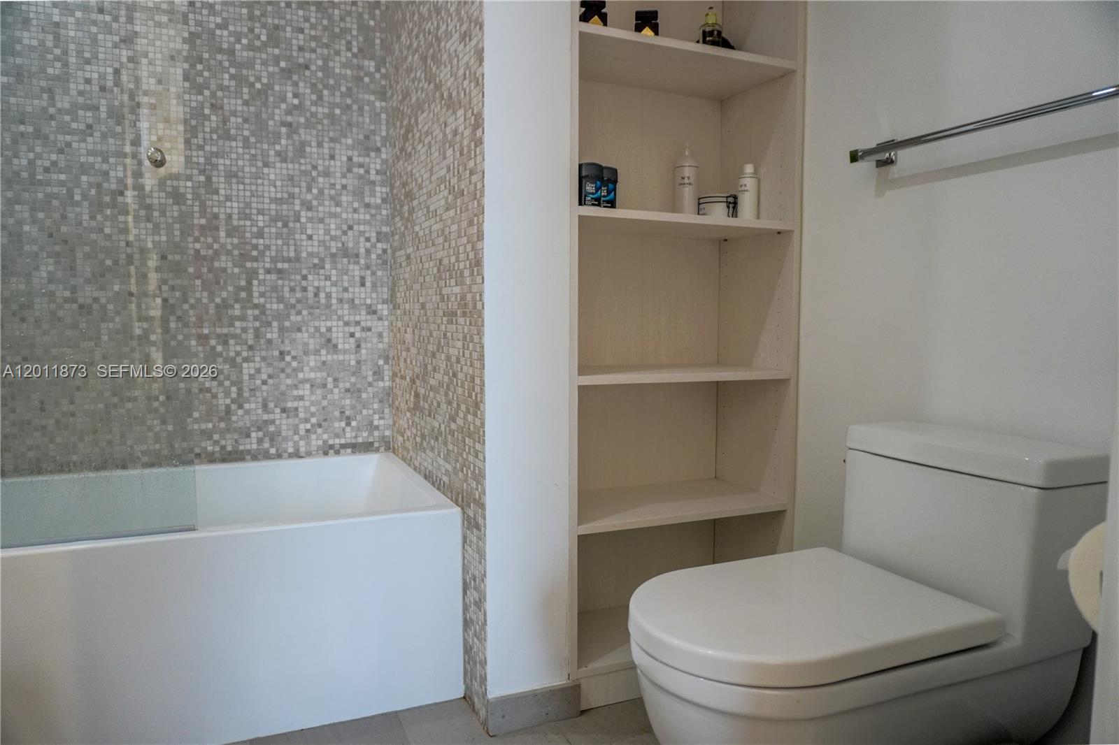 88 SW 7 #2112, Miami FL 33130