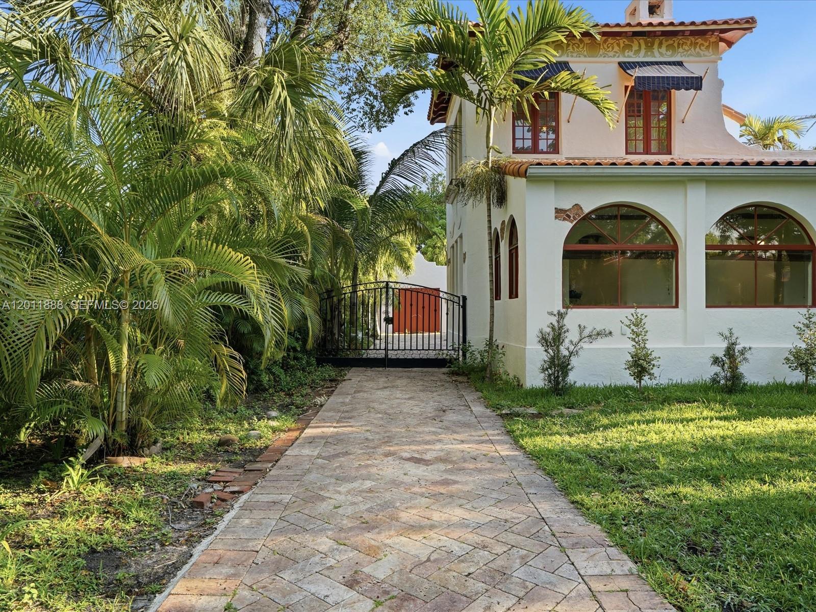 1137 Asturia Ave, Coral Gables FL 33134