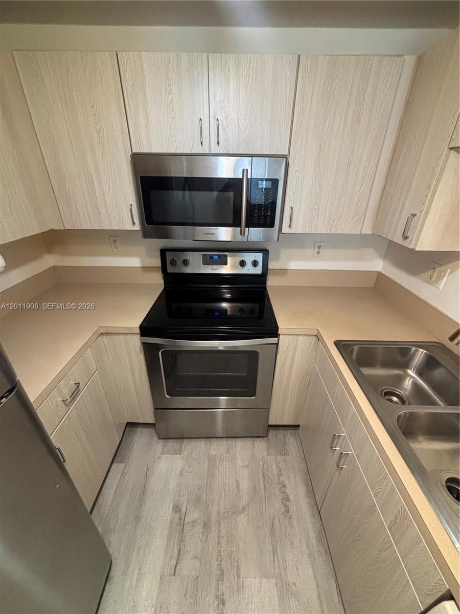185 SE 14th Ter #603, Miami FL 33131