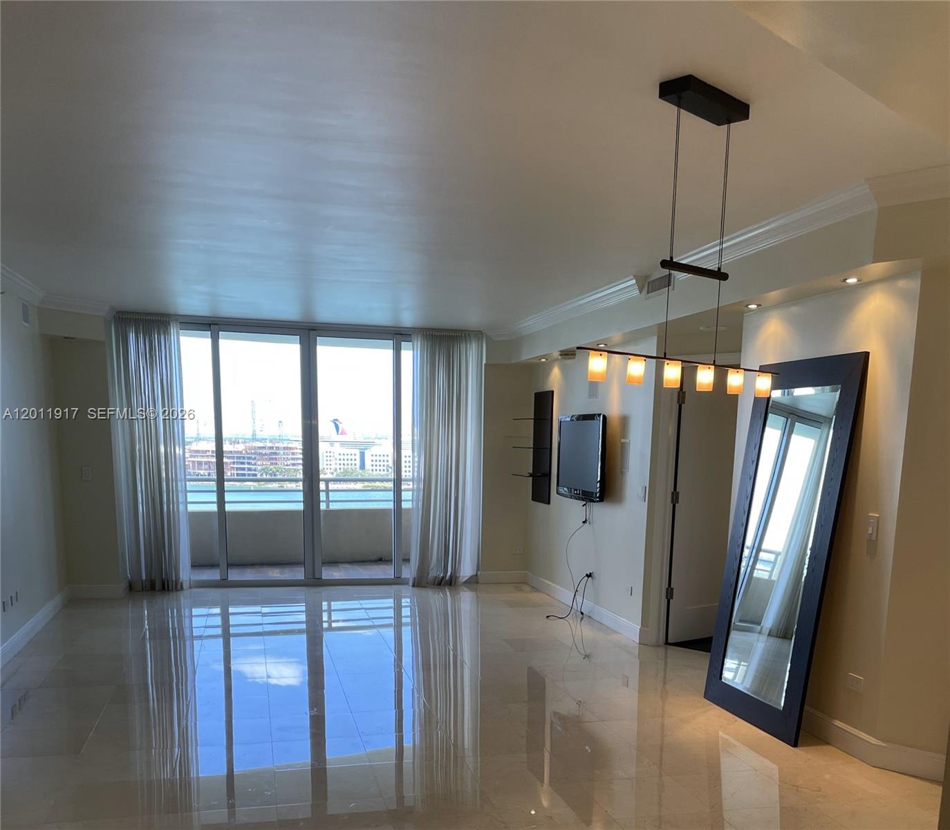 848 Brickell Key Dr #1402, Miami FL 33131