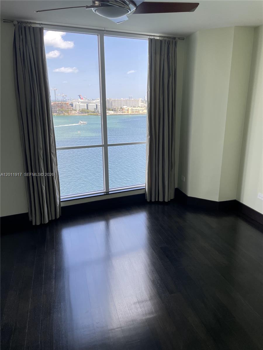848 Brickell Key Dr #1402, Miami FL 33131