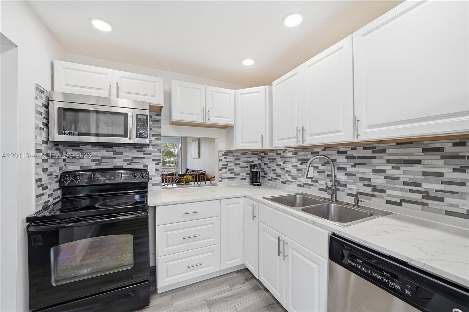5860 NW 64th Ave #102, Tamarac FL 33319