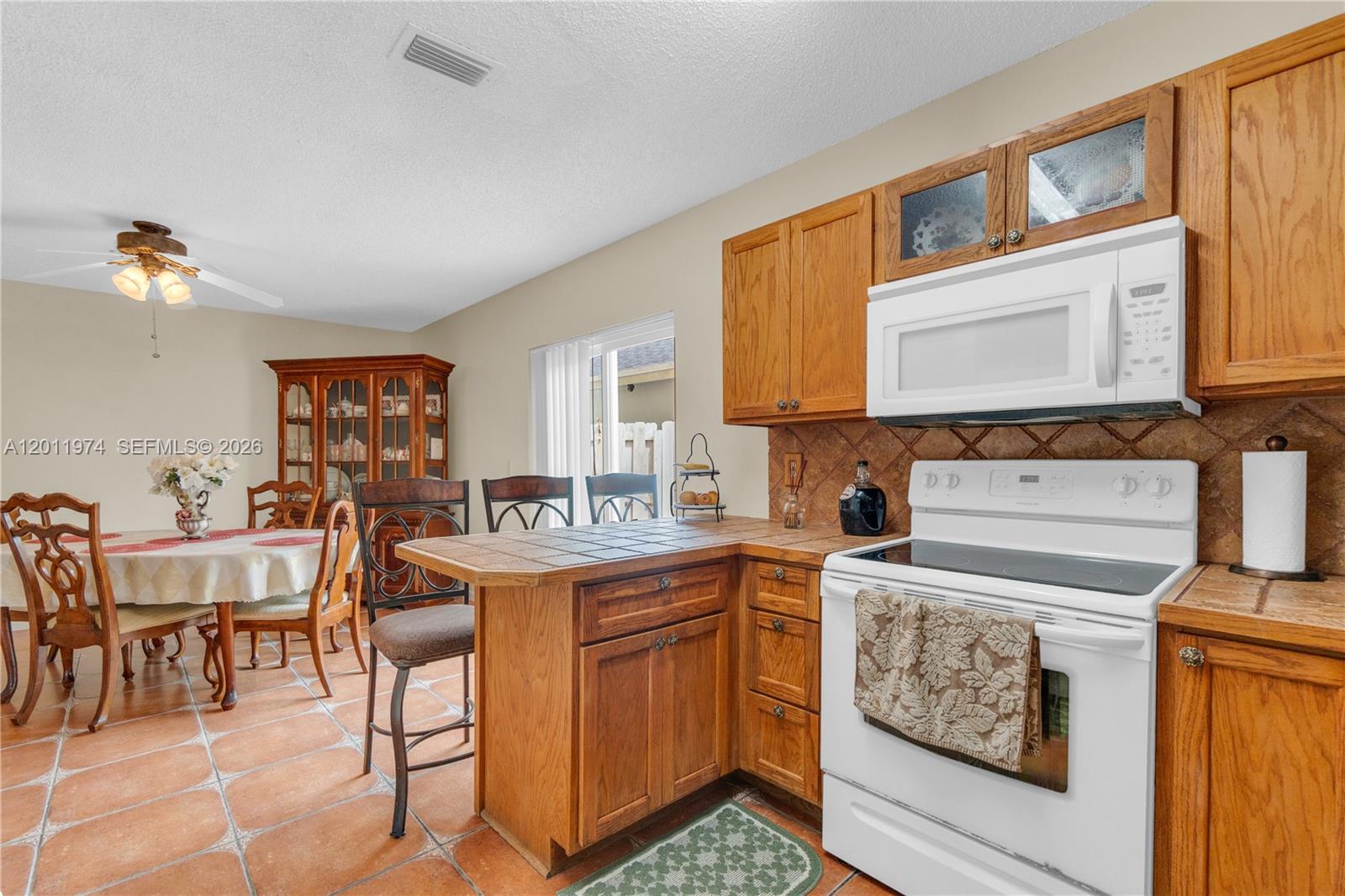 375 W Riverbend Dr, Sunrise FL 33326