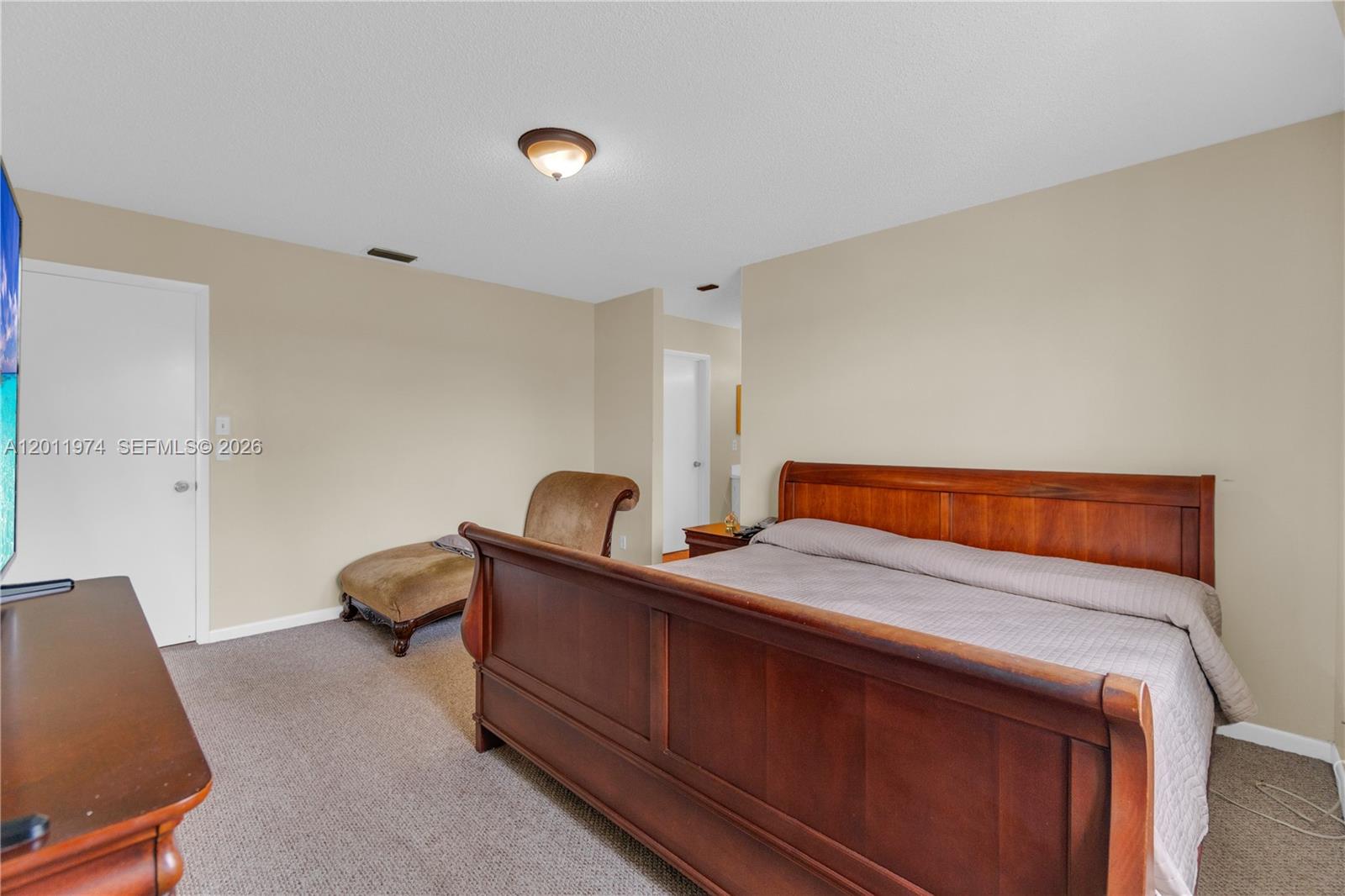 375 W Riverbend Dr, Sunrise FL 33326
