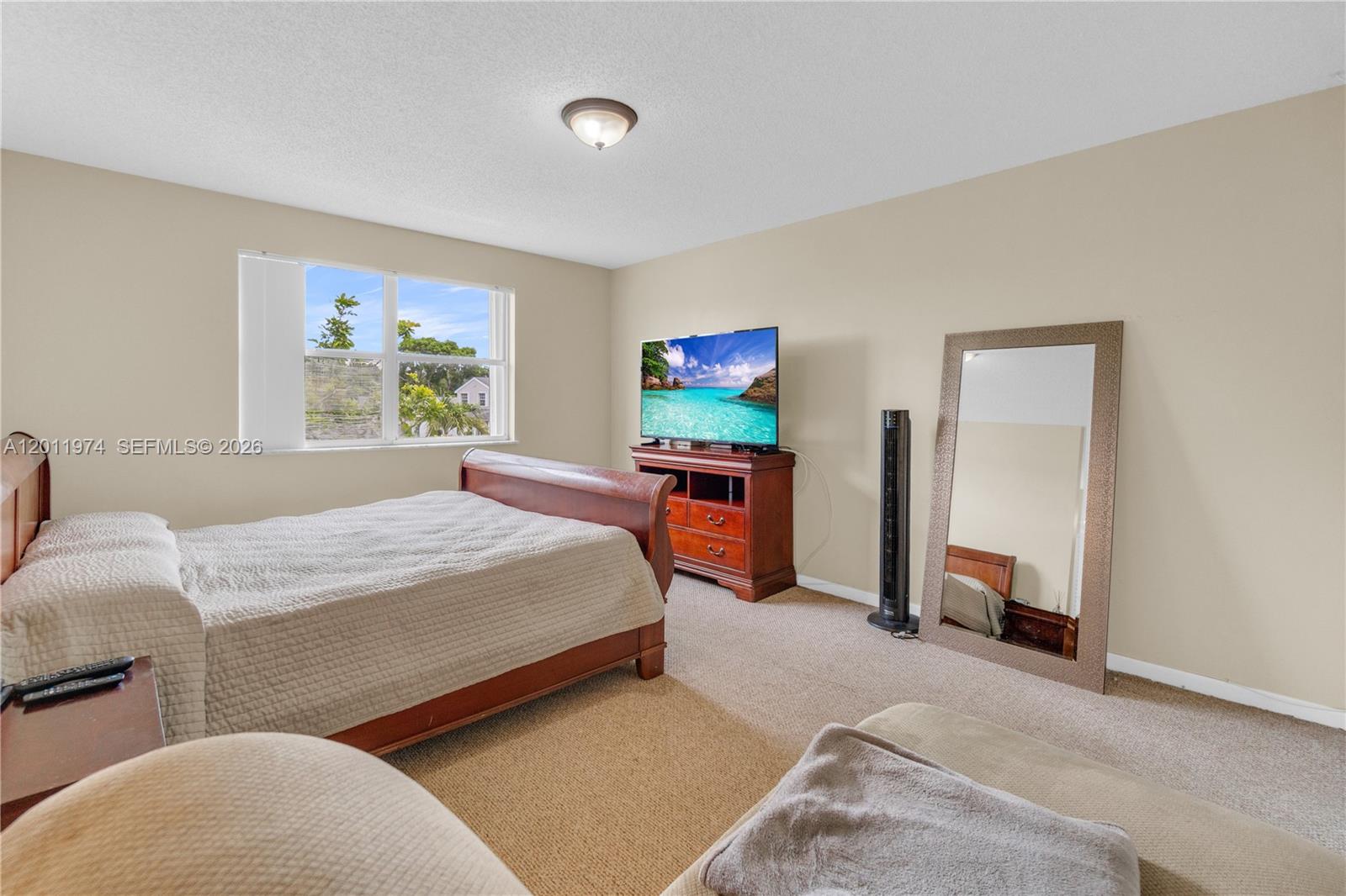 375 W Riverbend Dr, Sunrise FL 33326