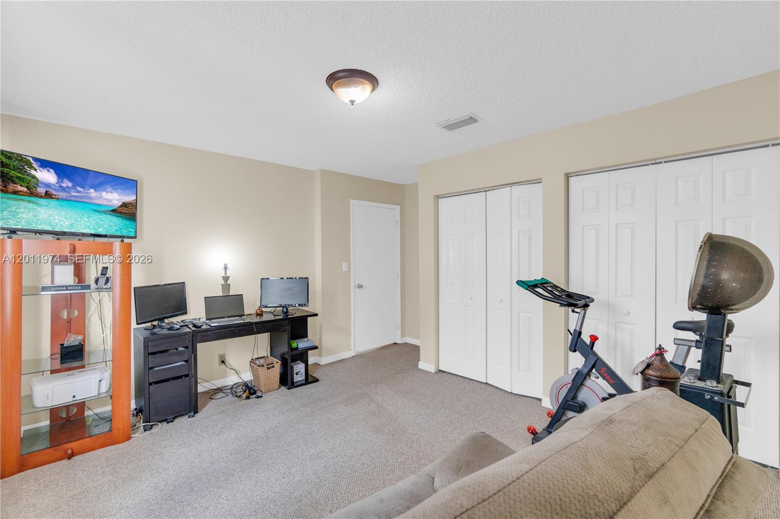 375 W Riverbend Dr, Sunrise FL 33326
