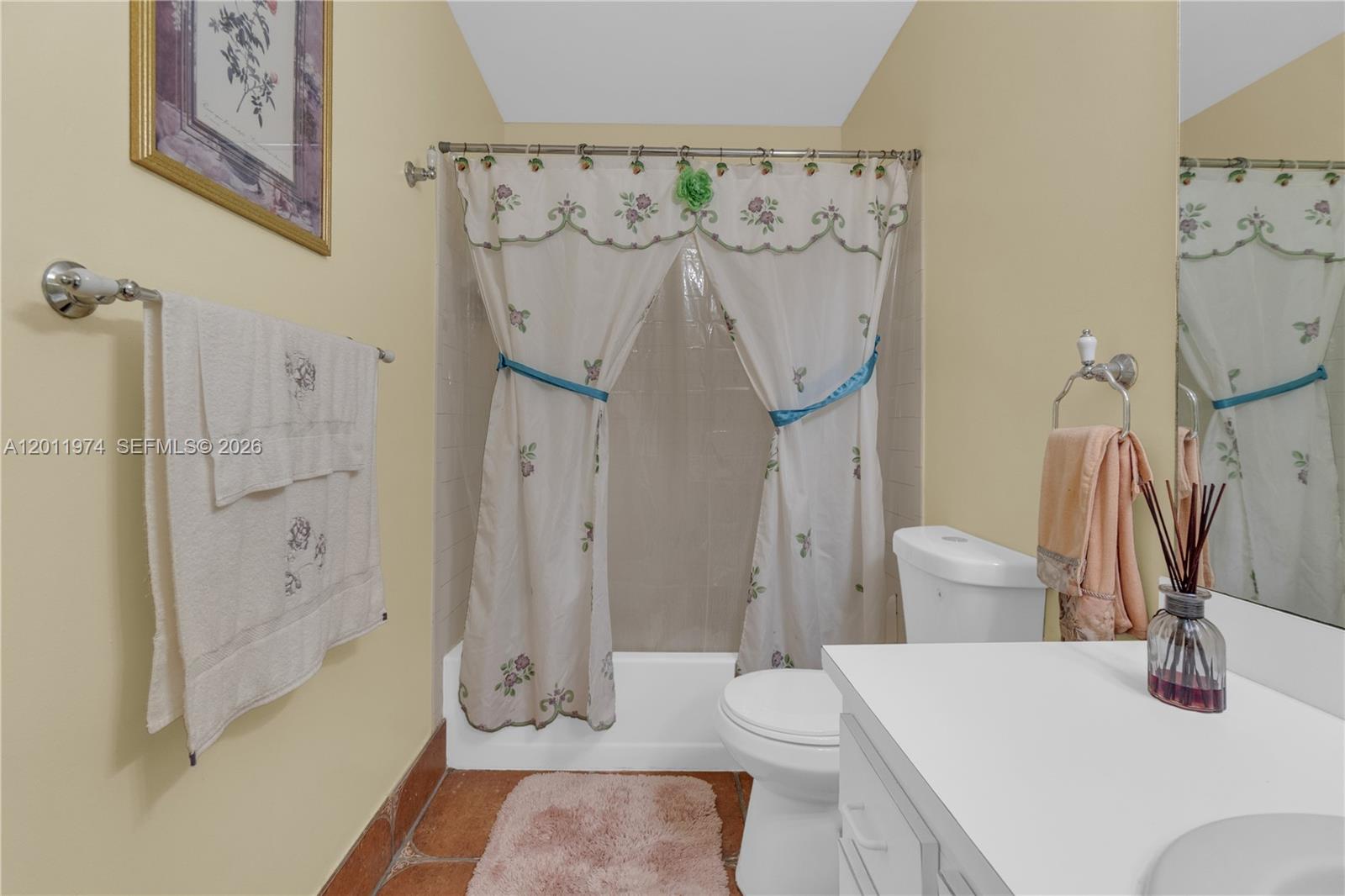 375 W Riverbend Dr, Sunrise FL 33326