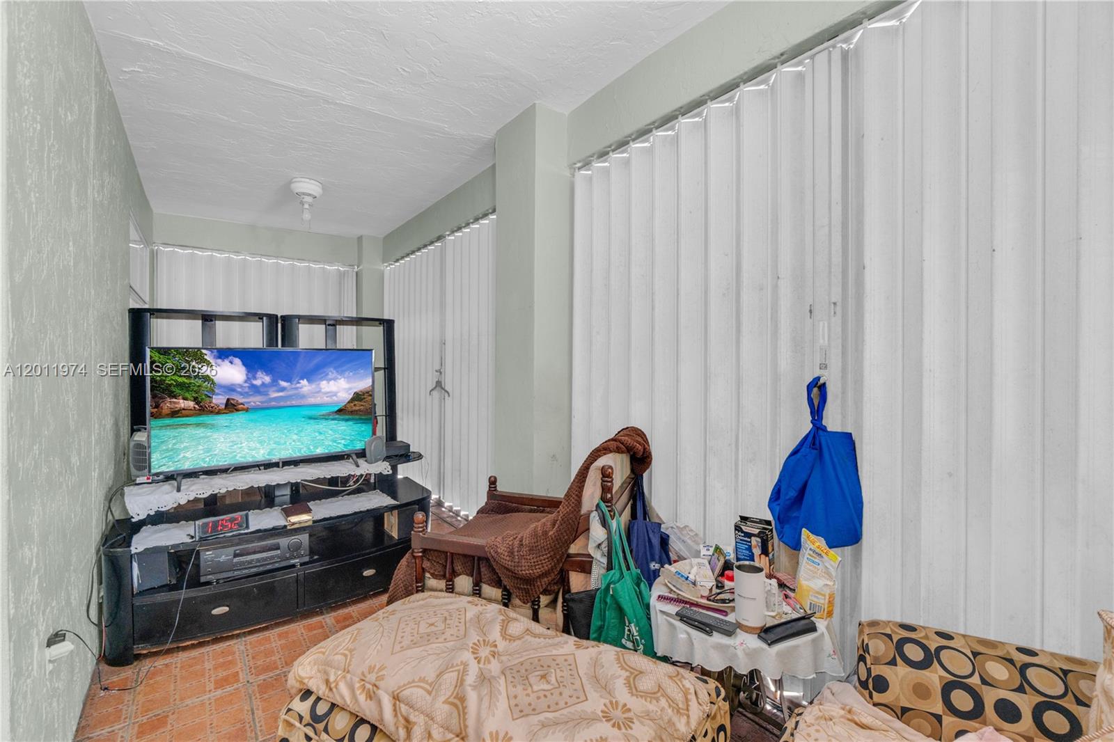 375 W Riverbend Dr, Sunrise FL 33326