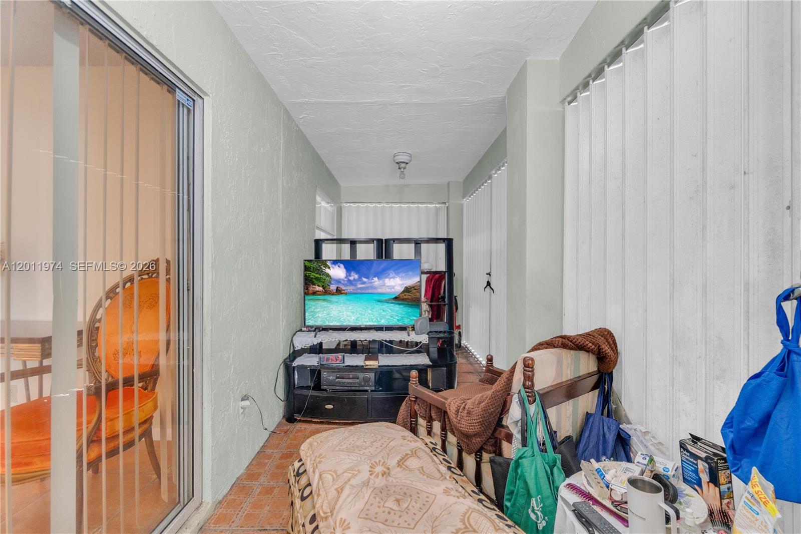 375 W Riverbend Dr, Sunrise FL 33326