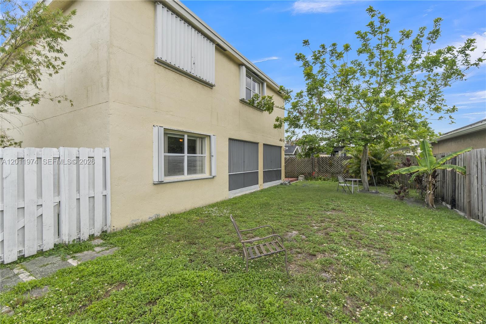 375 W Riverbend Dr, Sunrise FL 33326