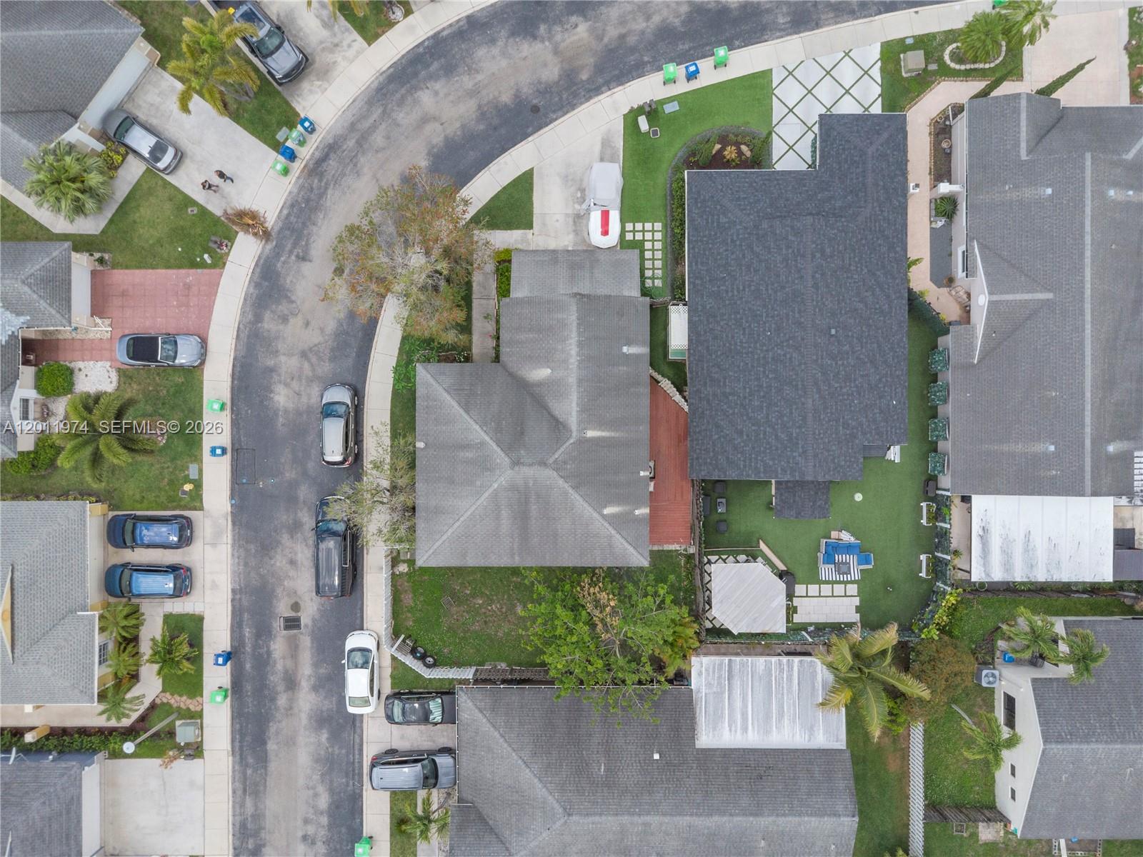 375 W Riverbend Dr, Sunrise FL 33326