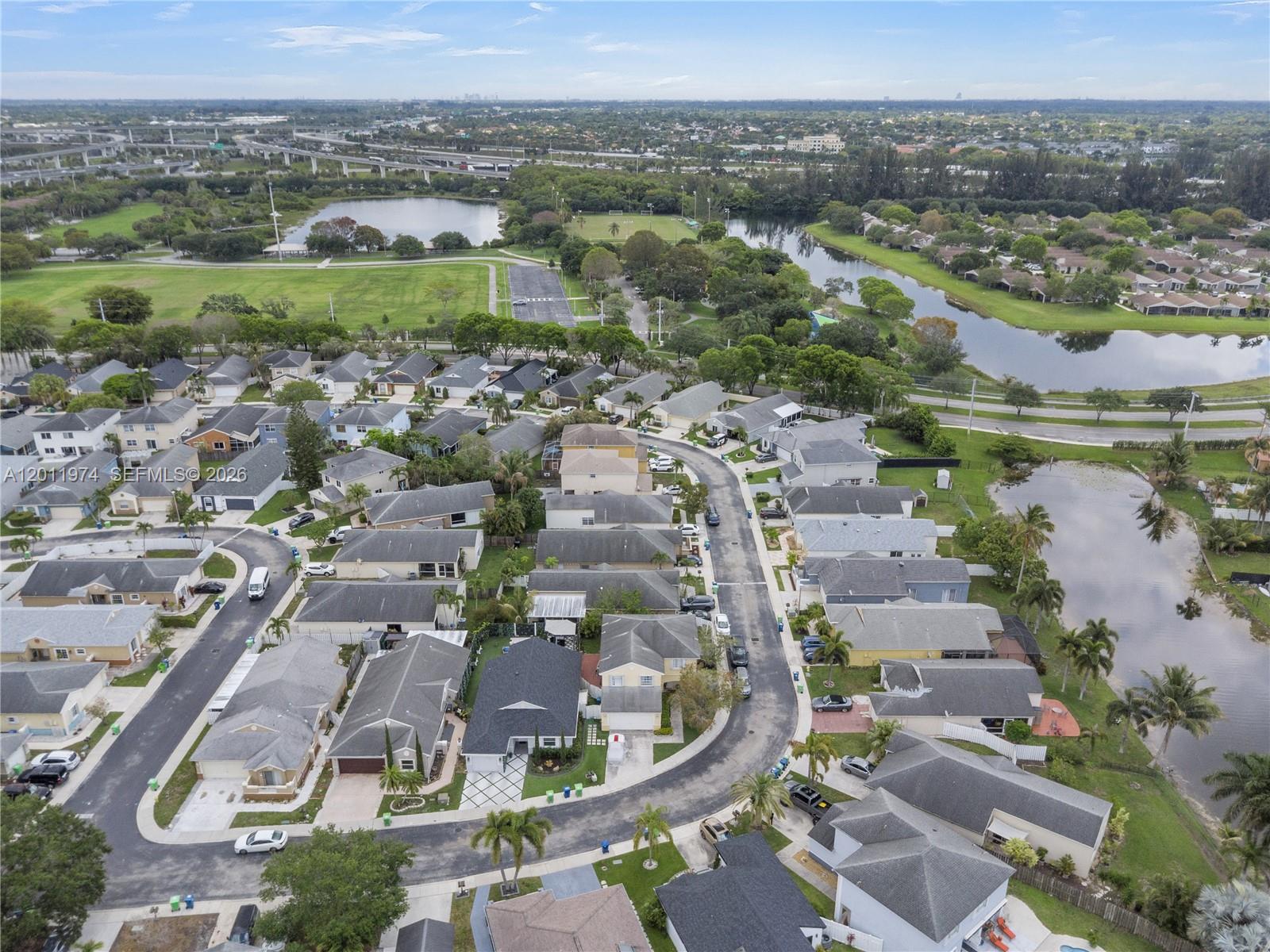 375 W Riverbend Dr, Sunrise FL 33326