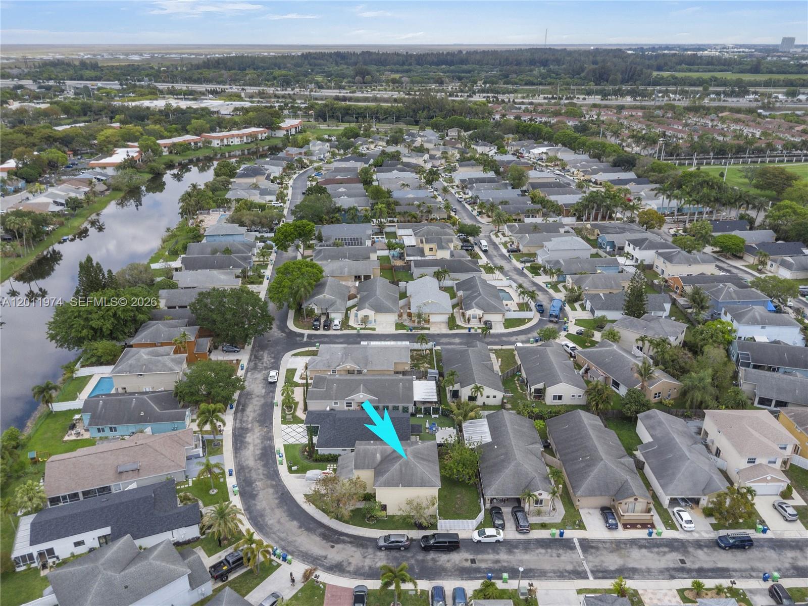 375 W Riverbend Dr, Sunrise FL 33326