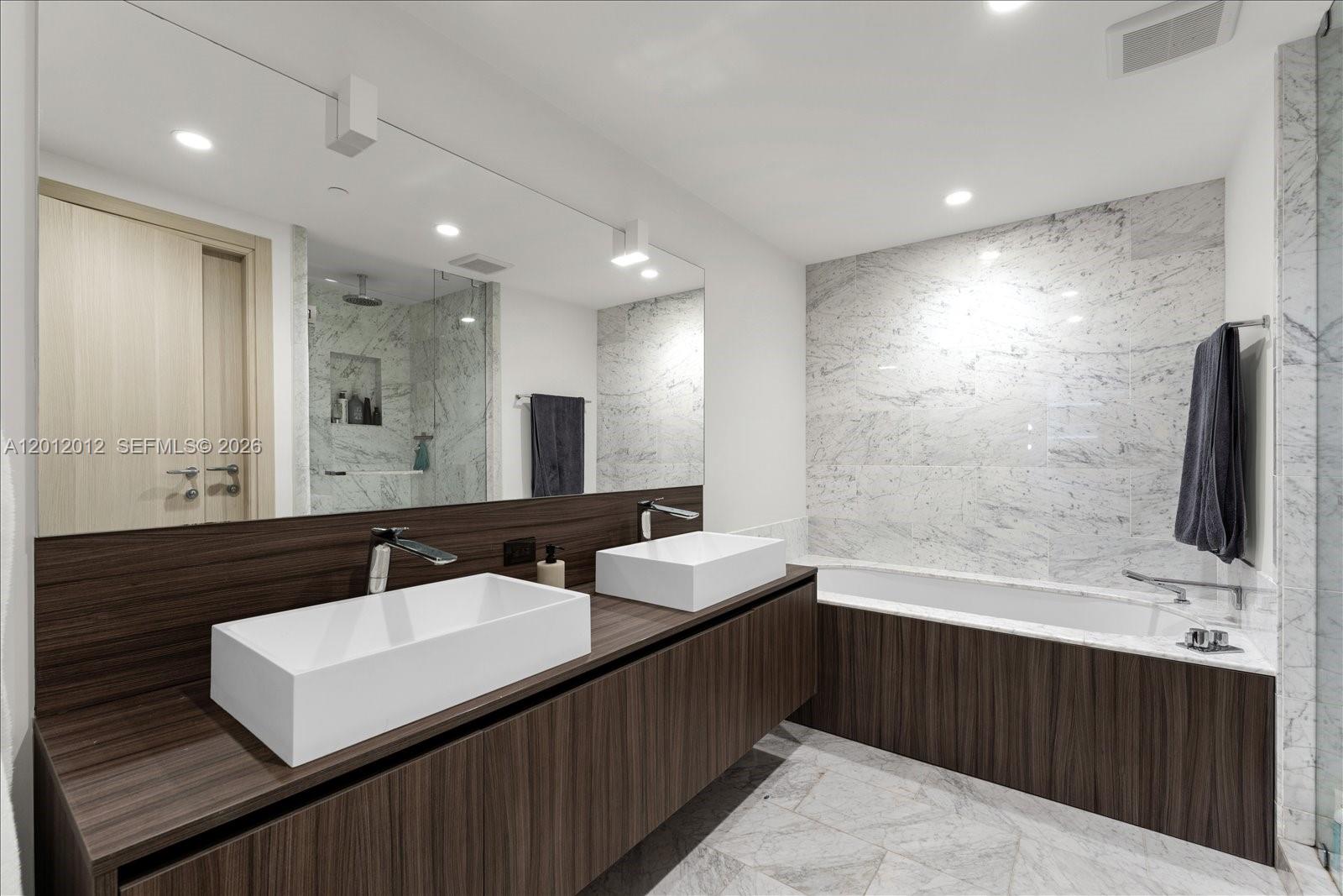 1000 Brickell Plz #3607, Miami FL 33131