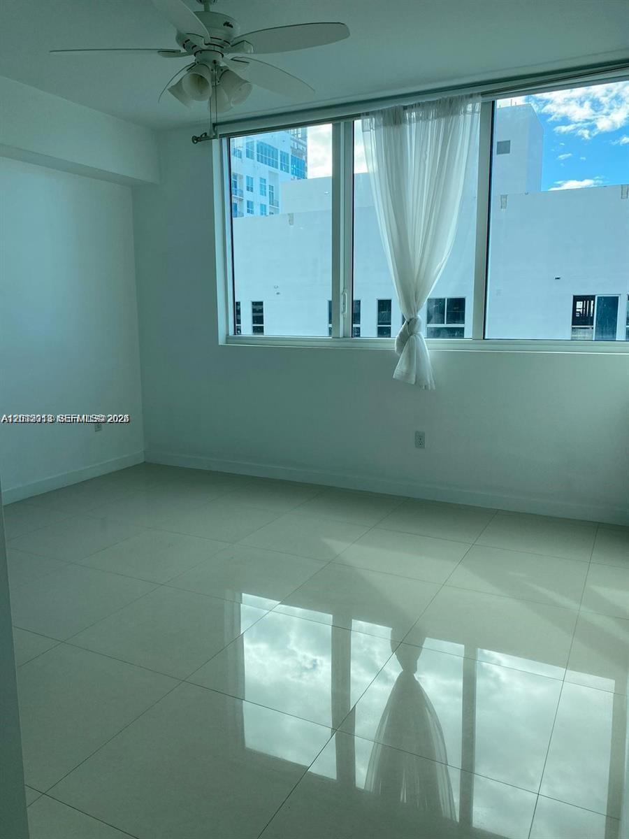 253 NE 2nd St #3002, Miami FL 33132