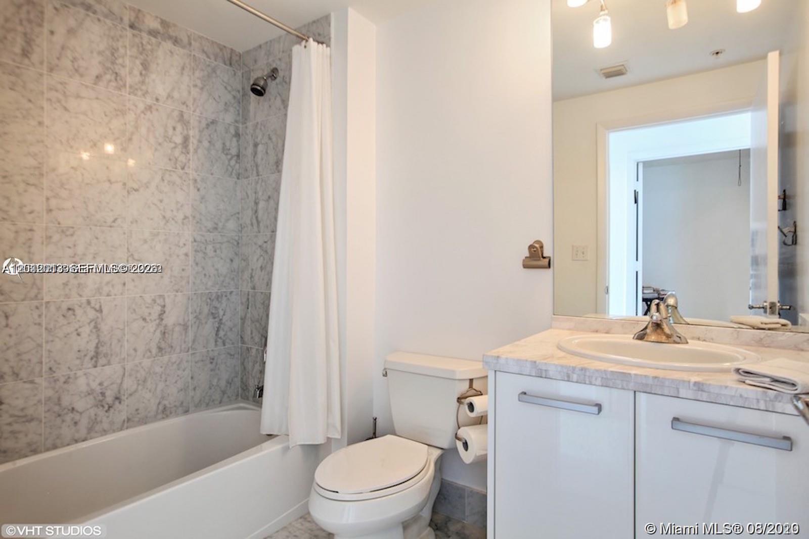 253 NE 2nd St #3002, Miami FL 33132