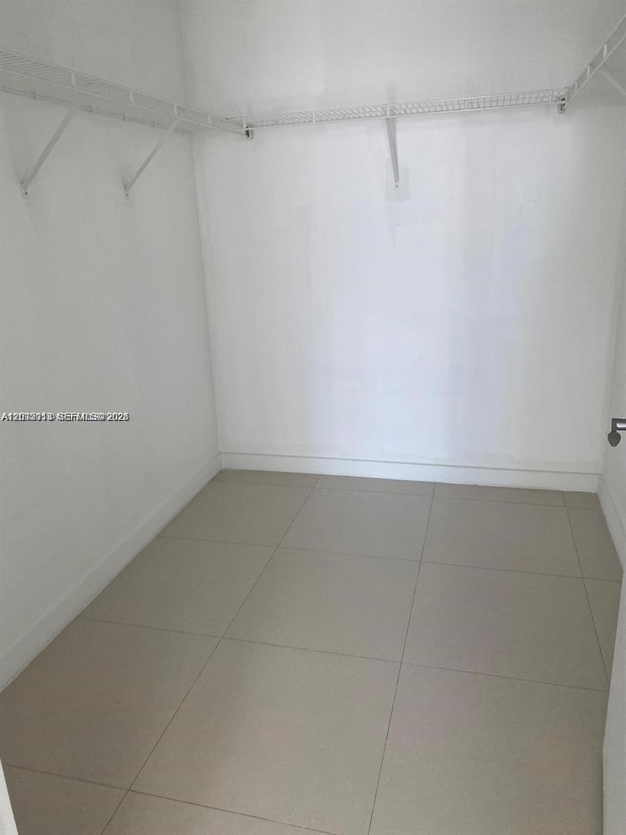 253 NE 2nd St #3002, Miami FL 33132