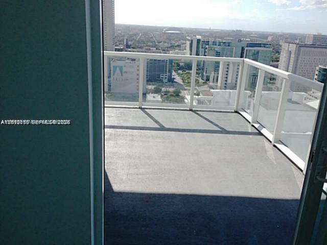 253 NE 2nd St #3002, Miami FL 33132