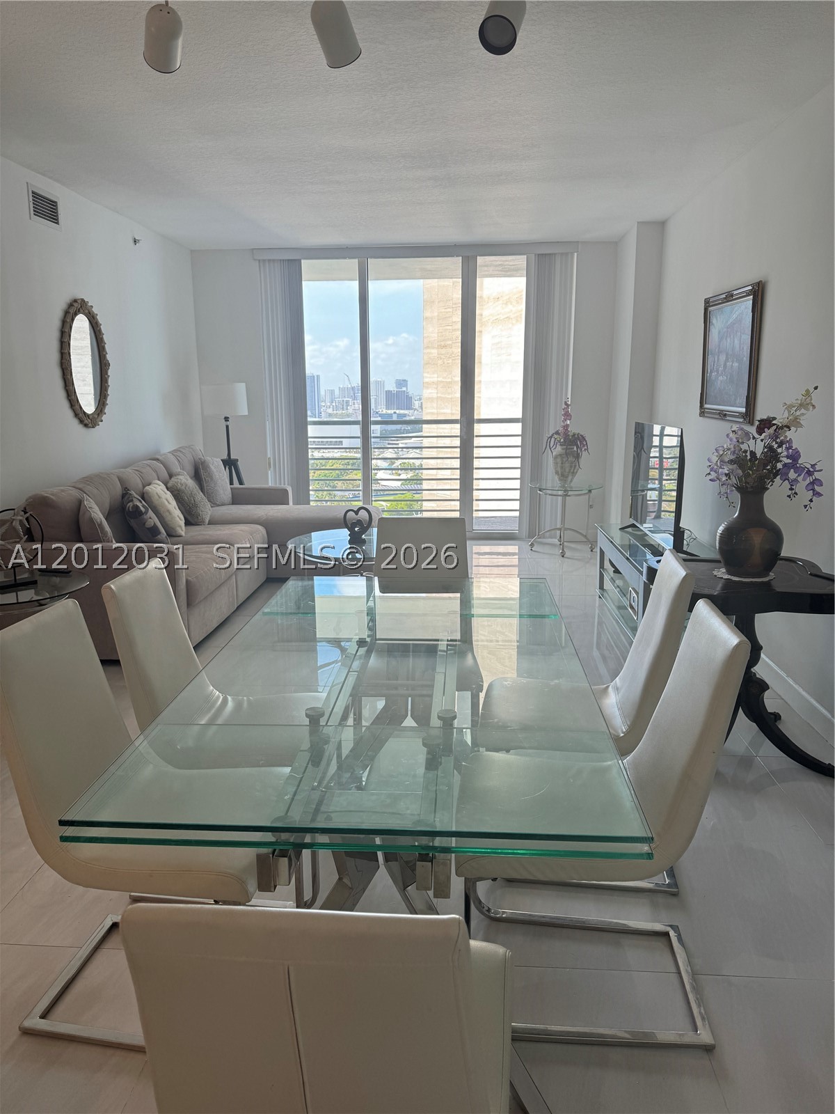 335 S Biscayne Blvd #2900, Miami FL 33131