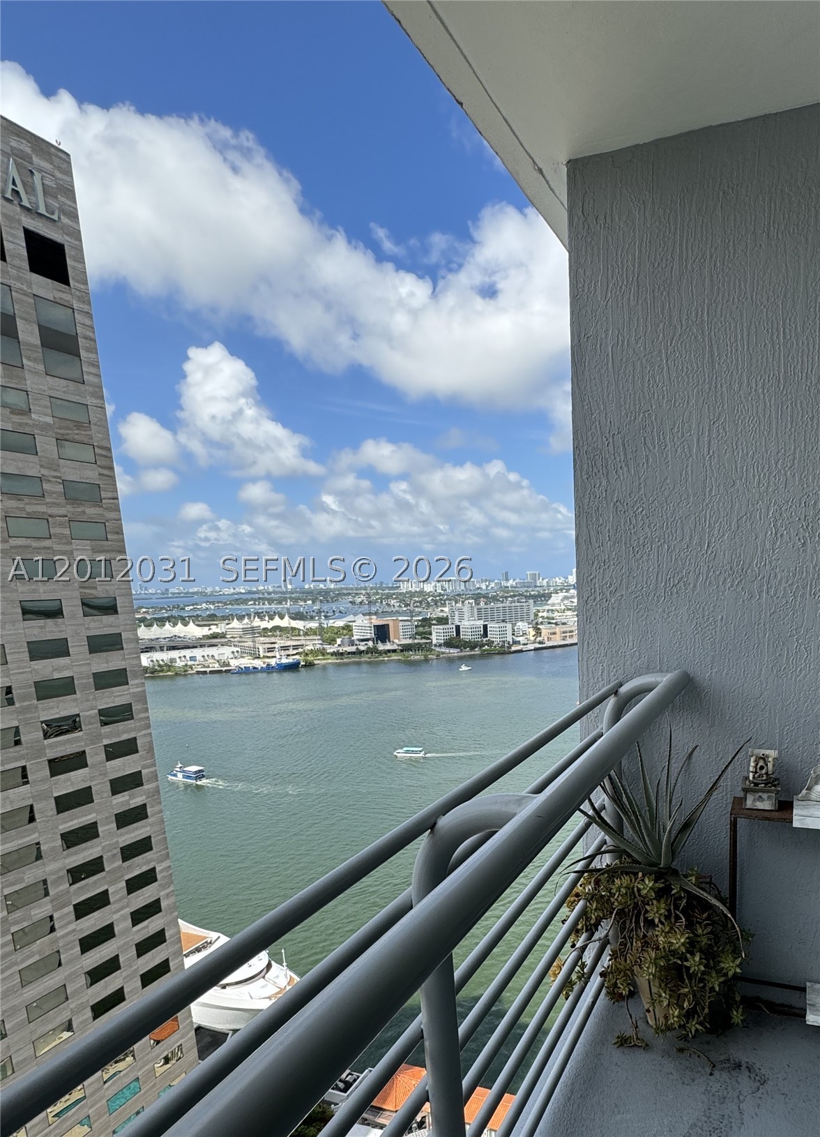335 S Biscayne Blvd #2900, Miami FL 33131