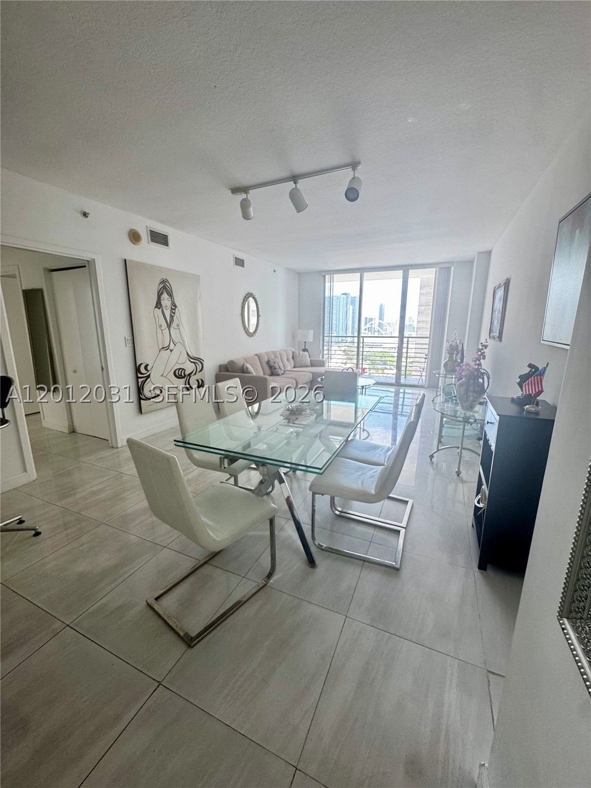 335 S Biscayne Blvd #2900, Miami FL 33131
