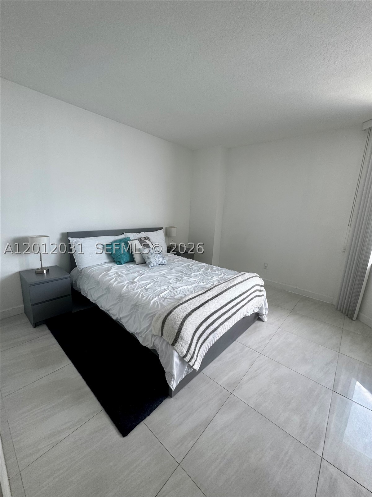 335 S Biscayne Blvd #2900, Miami FL 33131