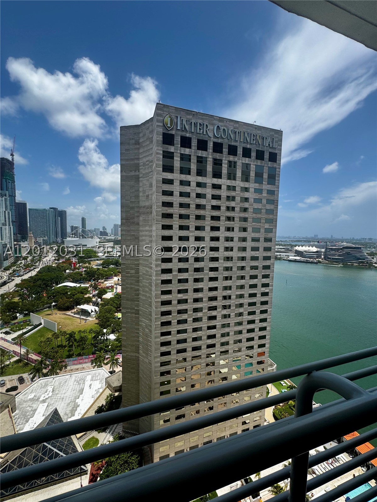 335 S Biscayne Blvd #2900, Miami FL 33131