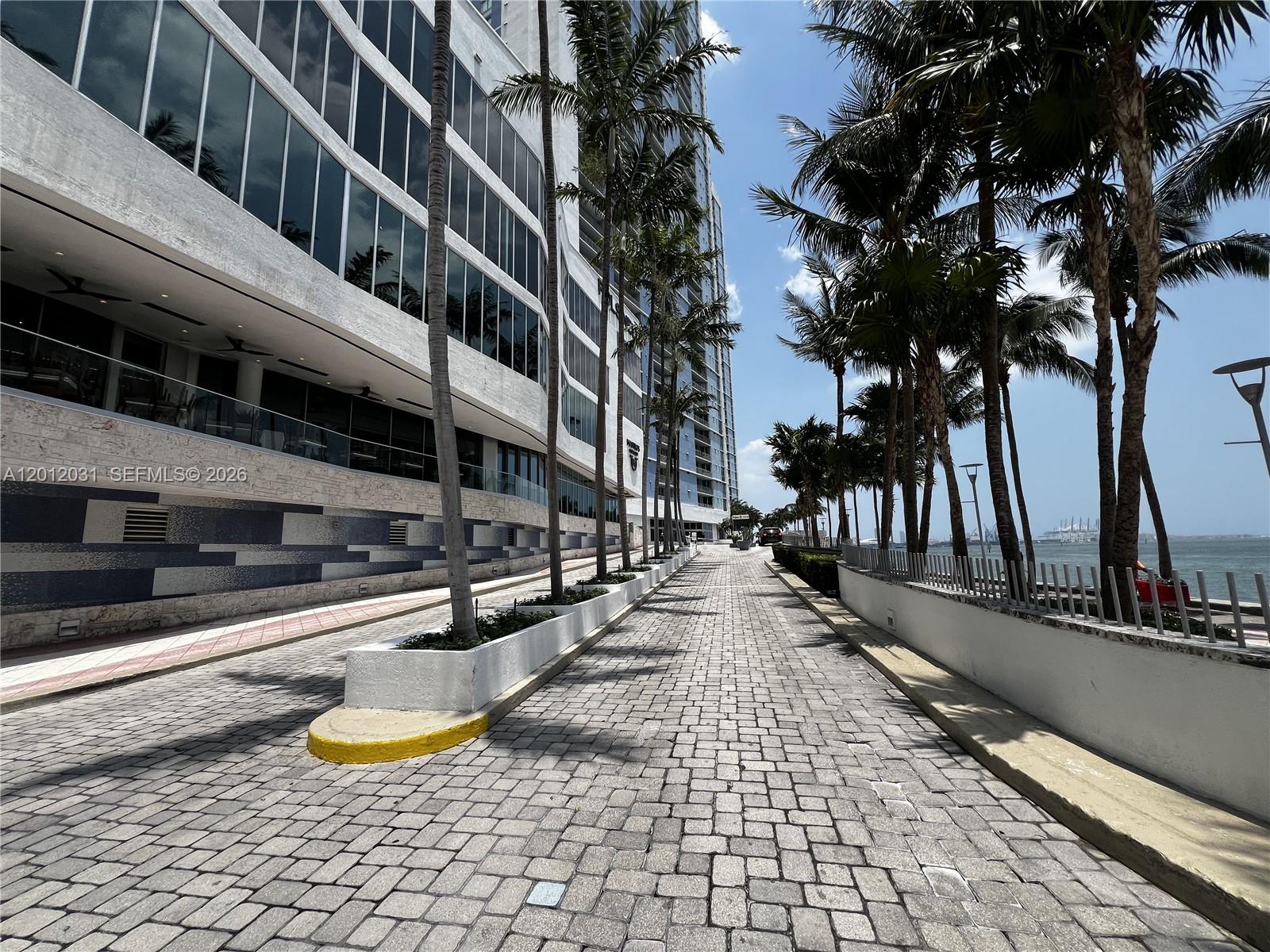 335 S Biscayne Blvd #2900, Miami FL 33131