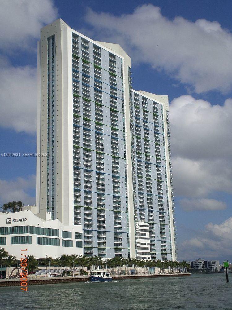 335 S Biscayne Blvd #2900, Miami FL 33131