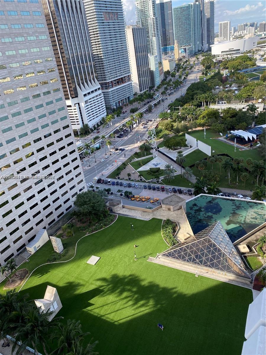 335 S Biscayne Blvd #2900, Miami FL 33131