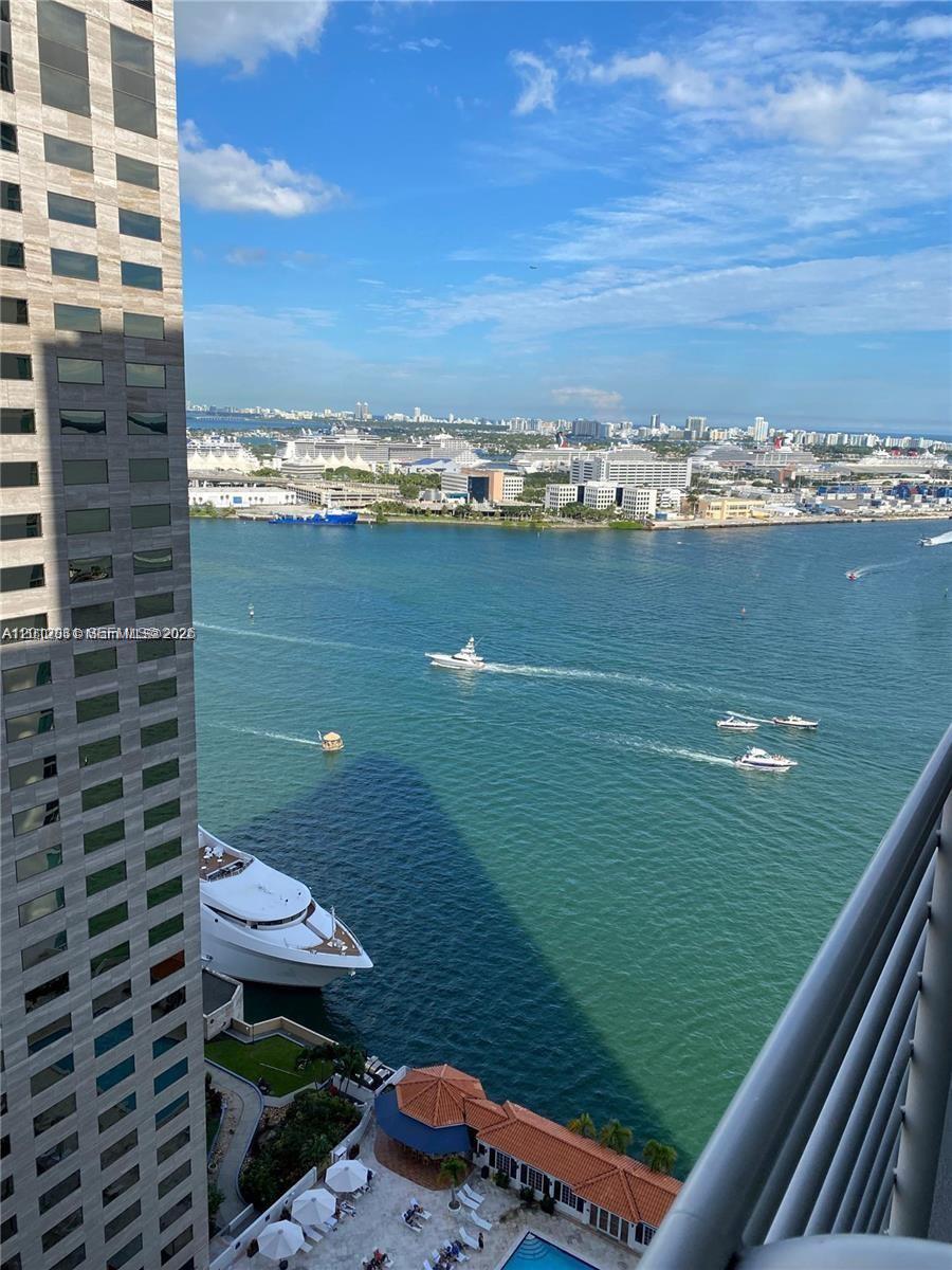 335 S Biscayne Blvd #2900, Miami FL 33131