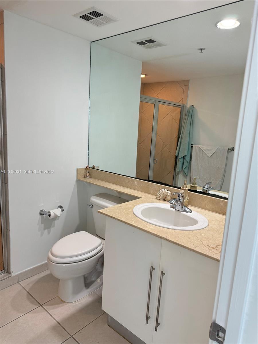 335 S Biscayne Blvd #2900, Miami FL 33131