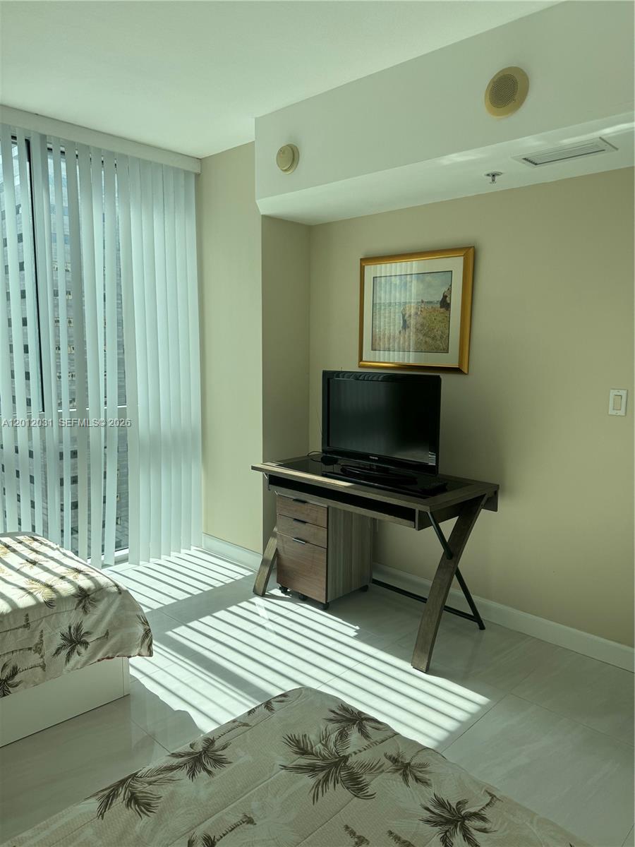 335 S Biscayne Blvd #2900, Miami FL 33131