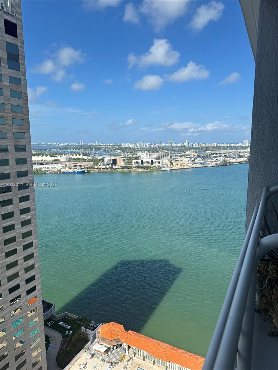 335 S Biscayne Blvd #2900, Miami FL 33131